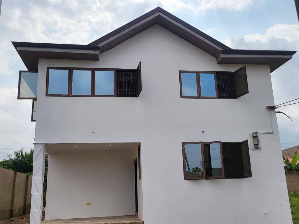 Newly Built 5 Bedroom House at Saasabi after Oyibi for Sale